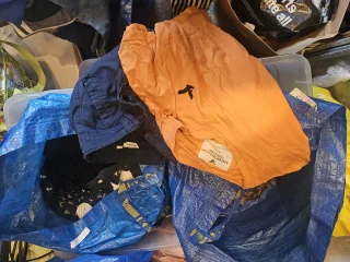 Barnkläder  nästan bortskänkes  alla för 300kr 