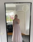 Lila balklänning