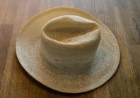 Vintage hatt i naturmaterial, storlek ca 59.