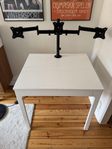 Skrivbord 70x80 cm med monitorfäste för 3 skärmar