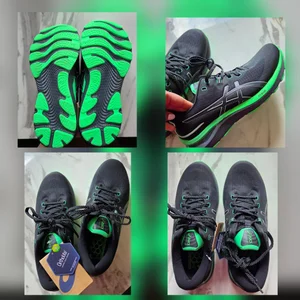 Helt nya oanvända Asics Cumulus 24 Lite Show. Storlek 40,5