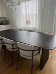 Matgrupp med stort bord + 6 stolar från Mio