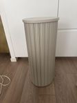 Sidobord i beige med räfflade sidor H&M Home