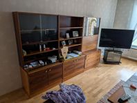 Retrohylla i tre sektioner