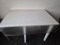 vit köksbord
