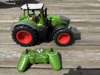 Radiostyrd traktor