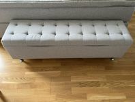 Sittbänk ljusgrå med förvaring från Mio 