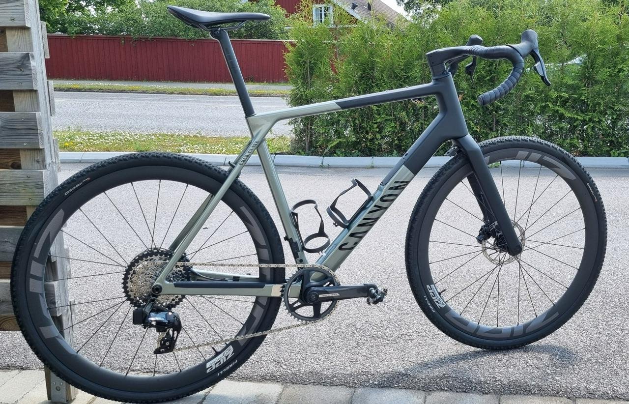 Canyon Grail CF SLX 8 AXS Gravel