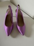 Högklackade skor med slingback i storlek 39