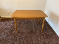 Retro bord i teak med iläggsskiva 