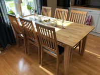 Köksbord i massiv ek med 6 stolar