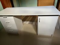 2 st skrivbord