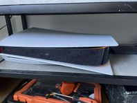 Playstation 5 med spel och två kontroller