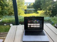 Macbook Pro 14" med M1 pro processor