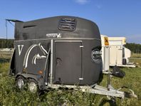 CHRIST TANDEM TRAILER med Sadelkammare