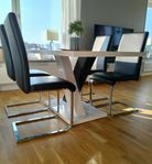 Coolt Köksbord.