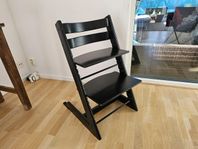 Stokke Tripp Trapp Svart inkl. Tippskydd Nyare Modell stol