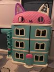 Gabbys dockhus, Barbies hus 