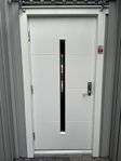 Nästintill ny ytterdörr. 10x21