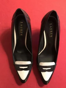 Mycket eleganta damskor från Ralph Lauren. Helt oanvända