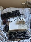 Xbox One S med tillbehör