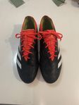 Elite fotbollskor (storlek 42,5)