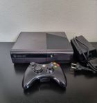 XBOX 360E / 4 Spel