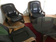 skinnfåtöljer 4 st + glasbord