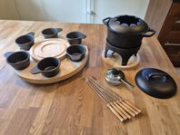 Le Gourmet fonduegryta i gjutjärn och fonduekarusell
