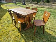 Liten matgrupp - Bord och 5 stolar