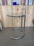 Sidobord/ bord, Eileen Gray, Classicon  justerbart bord