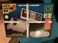 Säljer ett oanvänt Nintendo mini + ett mini super Nintendo