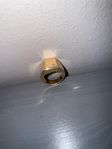 18K Ring med diamant 29,7 Gram 