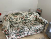 Bäddsoffa 2-sits blommig retro