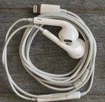 Apple earpods lightning