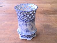 Vas, Kongelig Dansk / Royal Copenhagen musselmalet helblond