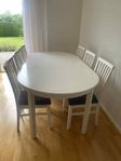 matbord och stolar