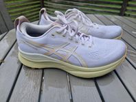 ASICS Gel Kayano strl 43,5 herr, årets modell.