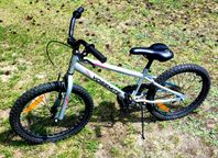 20 tum cykel med fotbroms.