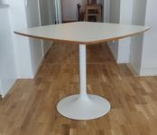 Pelarbord Allinwood/design Nils Arvidsson