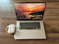 MacBook Pro 2019 – Nästan oanvänd & med garanti kvar!
