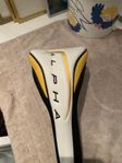 Alpha golfdriver med Aerotech Claymore skaft
