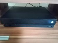 Xbox One X 1TB+ controller