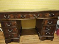 Vackert original skrivbord mahogny klassisk Victoriansk stil