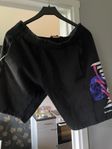 Black SQuad svarta shorts medium 