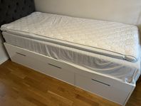 Micki säng 90x200