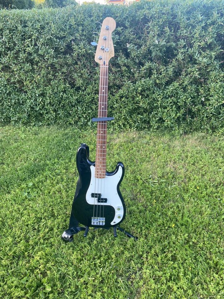 Fender Precision Bass (Player...