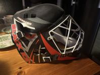 Målvaktshjälm Junior – Black Ice Predator bra skick