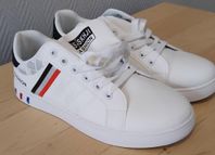 Vita sneakers från Fashion
