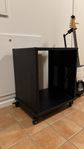 FYND - Studio Rack möbel, inkl låsbara hjul
